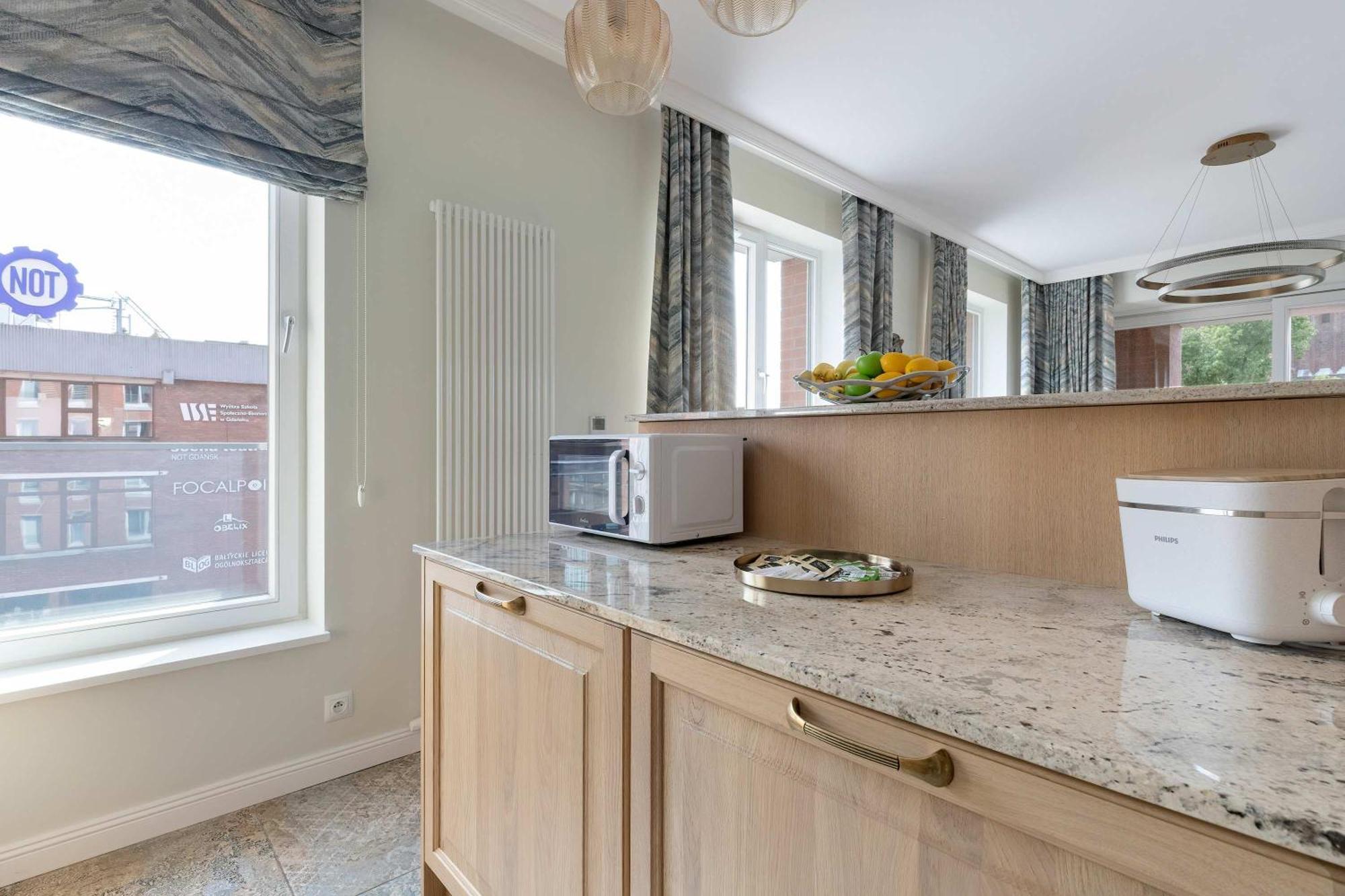 Luxury With Three Bedrooms Air Conditioning And Parking By Renters Gdańsk