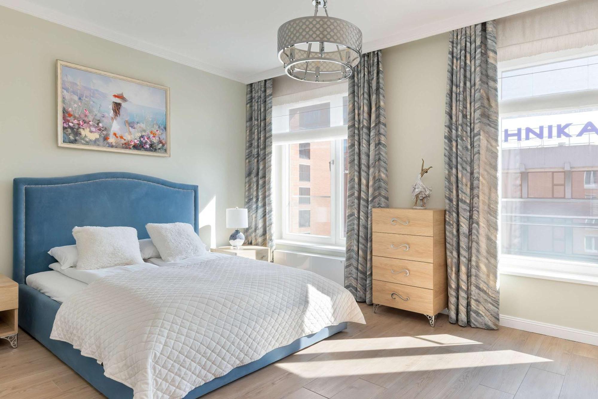 Luxury With Three Bedrooms Air Conditioning And Parking By Renters Leilighet