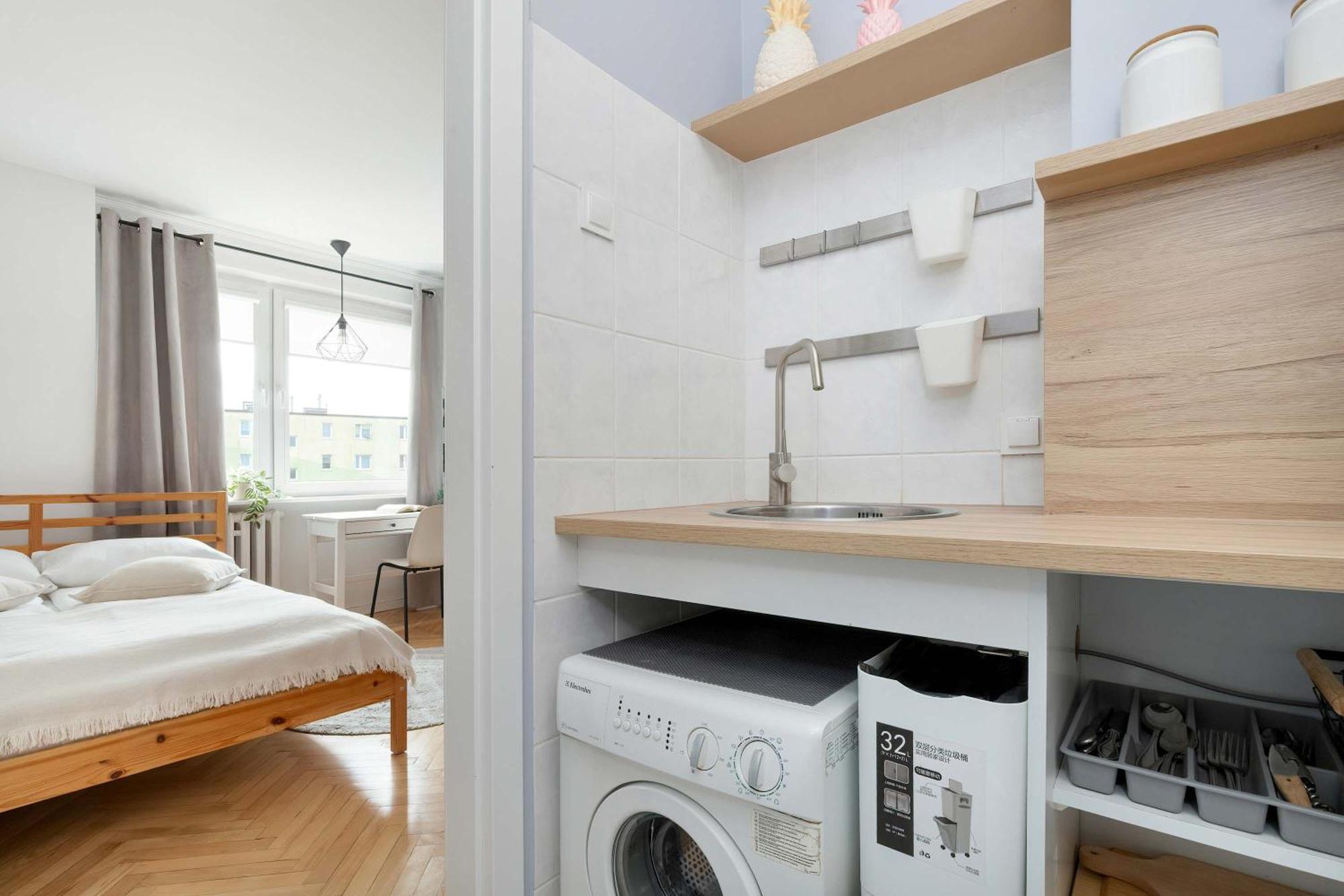 Bright With Desk Ideal For Remote Work By Renters * Gdańsk