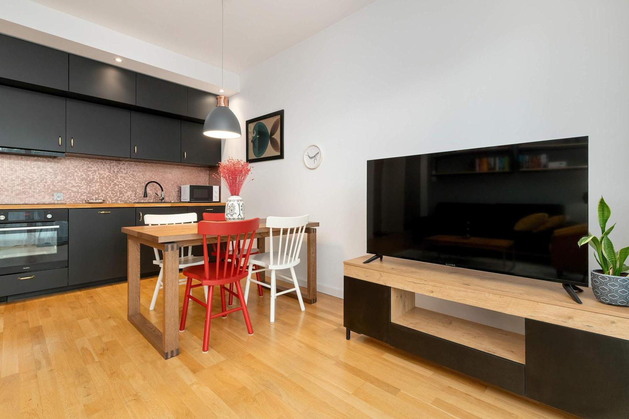 Apartament Modern With Parking & Balcony By Renters