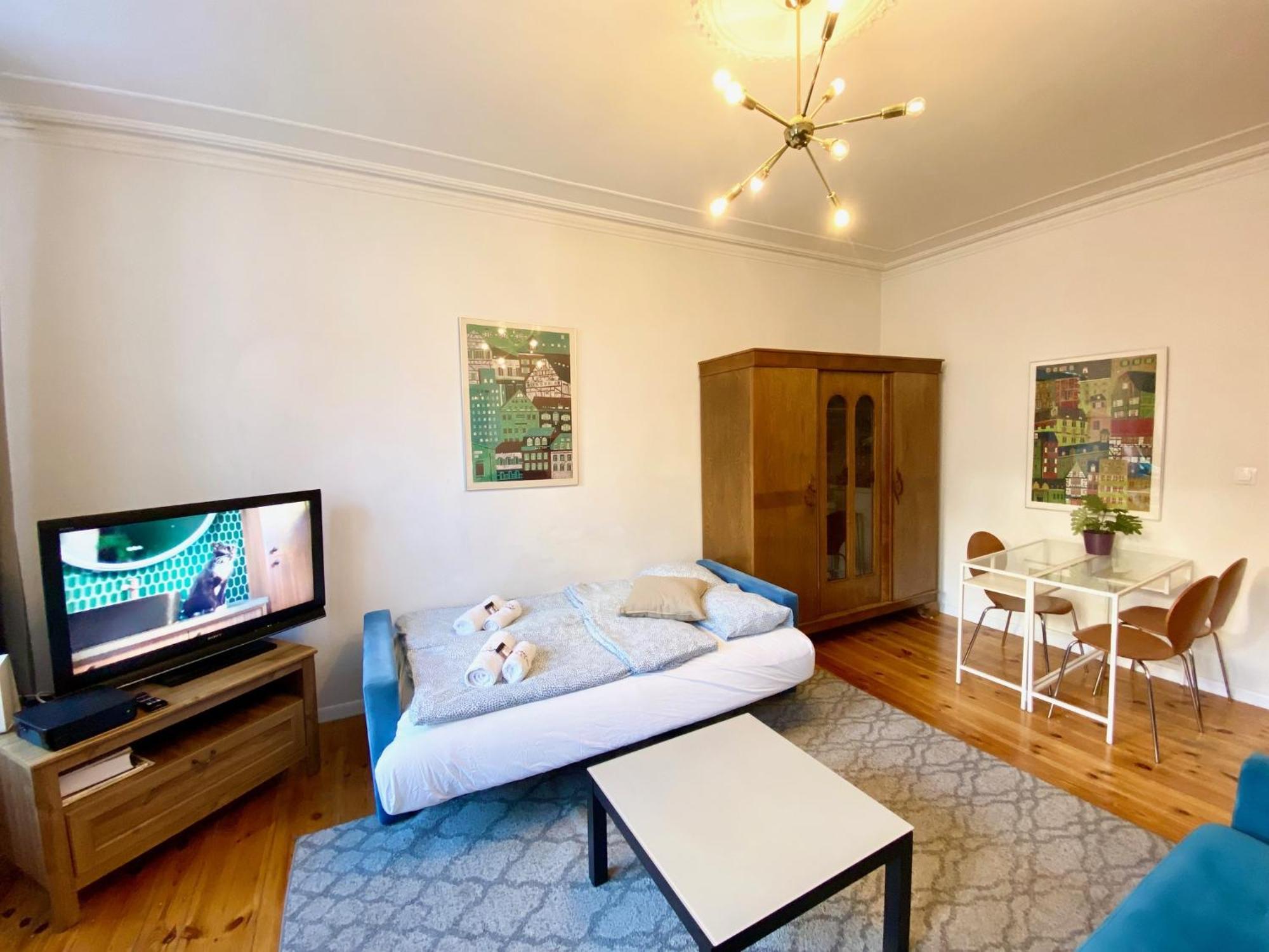 Lts Rent Comfortable Old Town & Art, Three *
