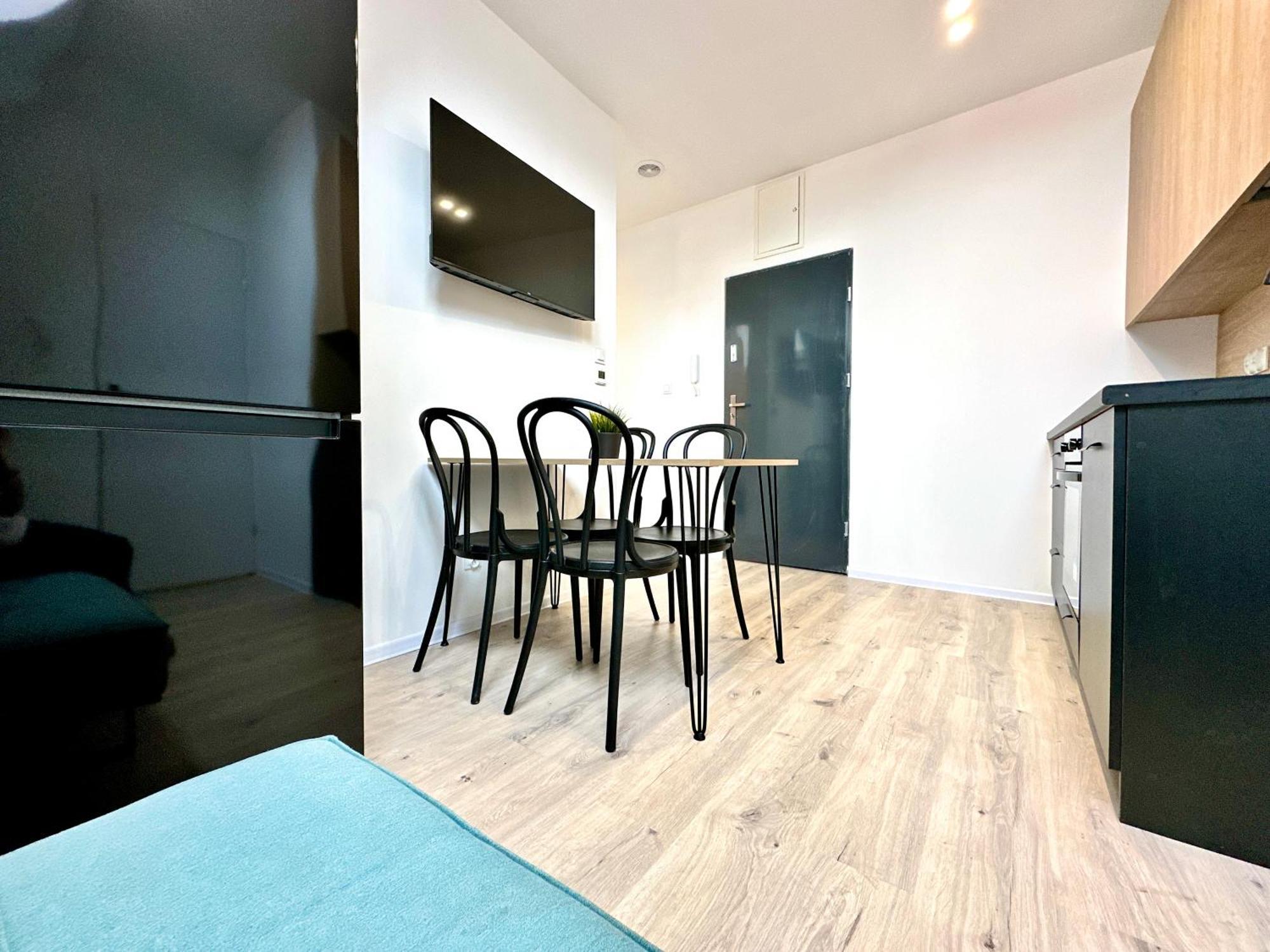 Apartment Nowy Port 9 *