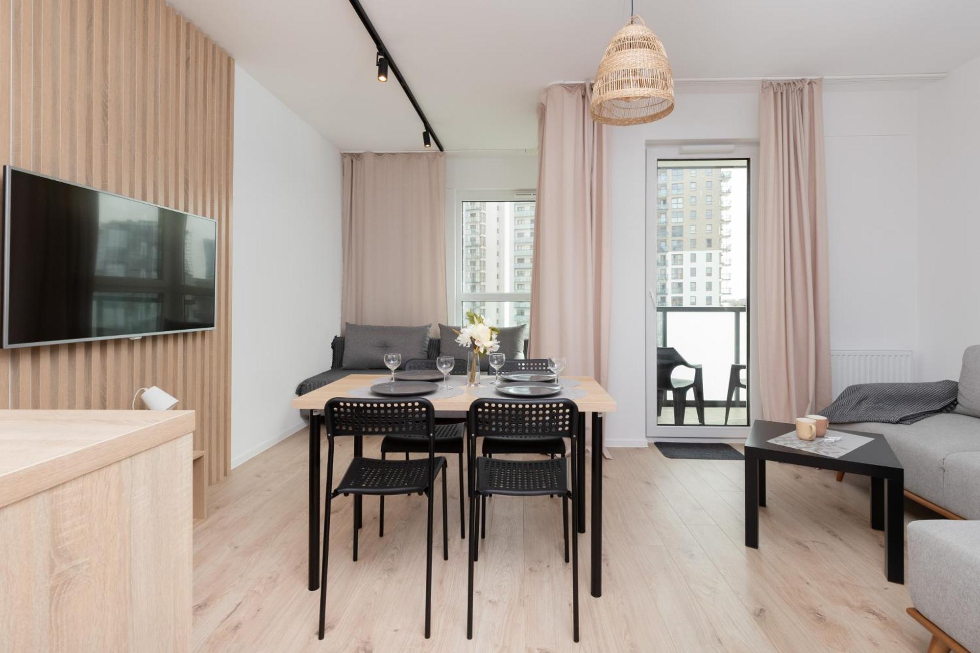 Modern With Balcony Near Arena By Renters Gdansk