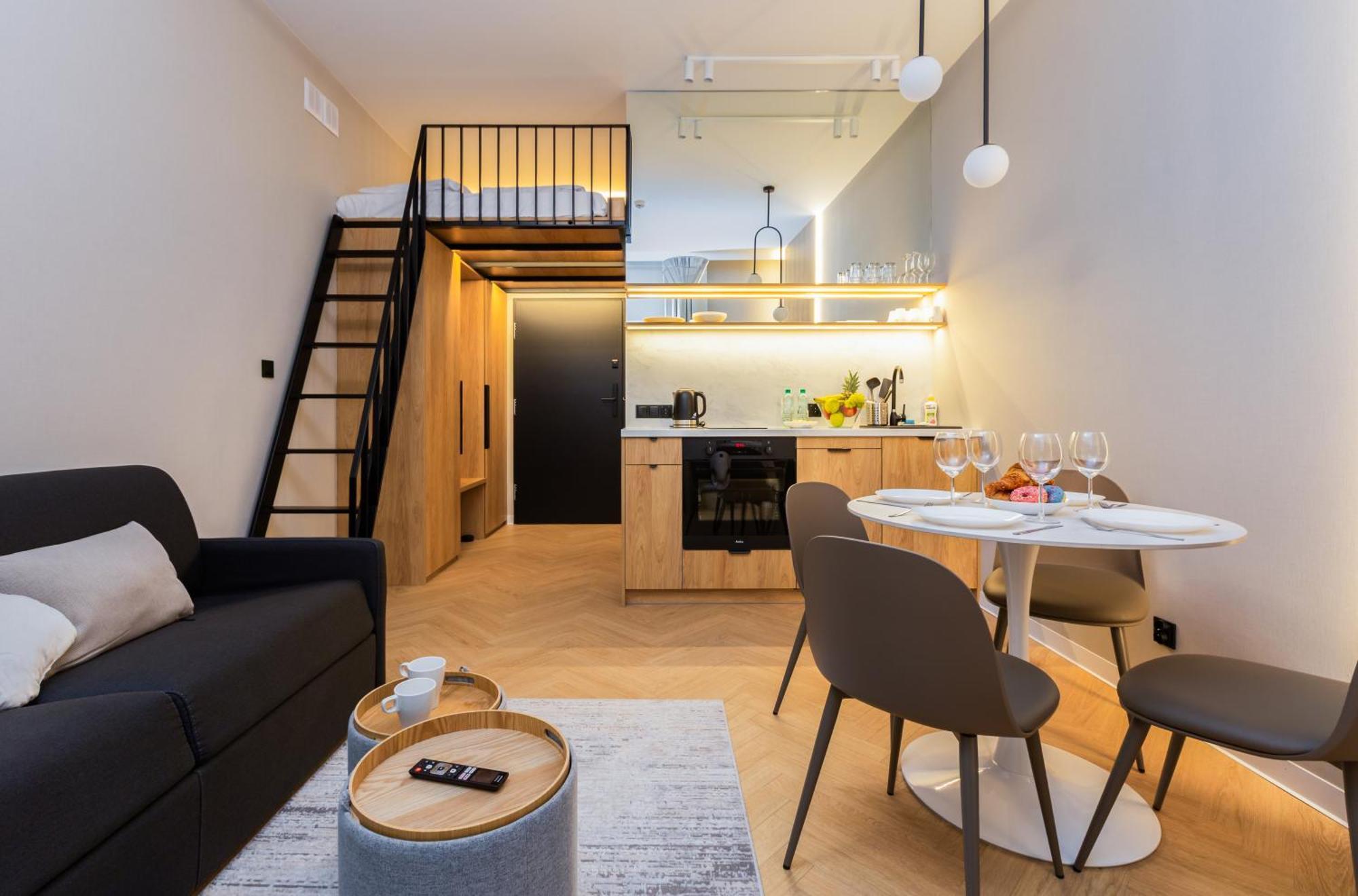 Apartment Coastal Escape By Bookinghost