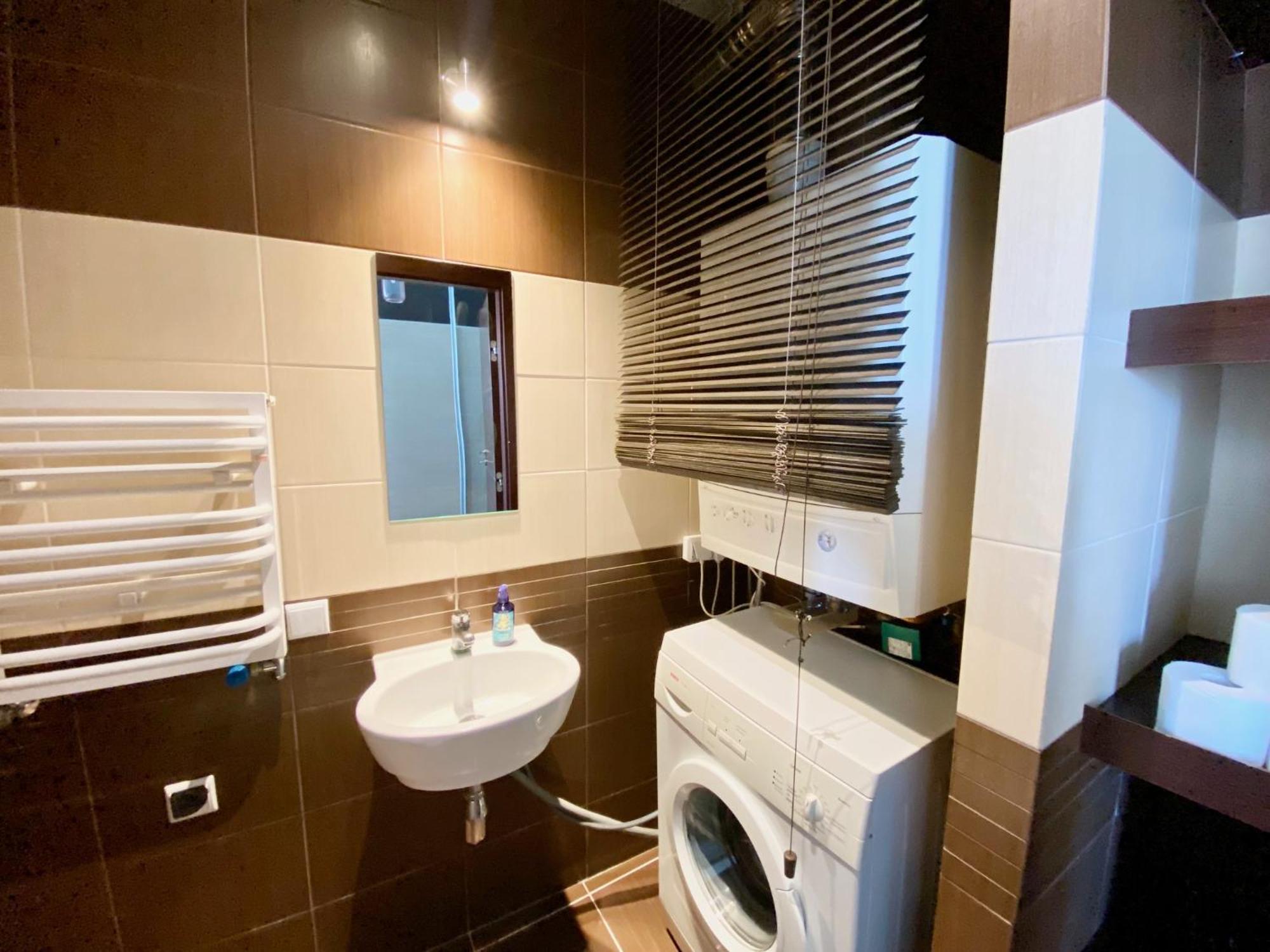 Lts Rent Comfortable River View & Art, Five *