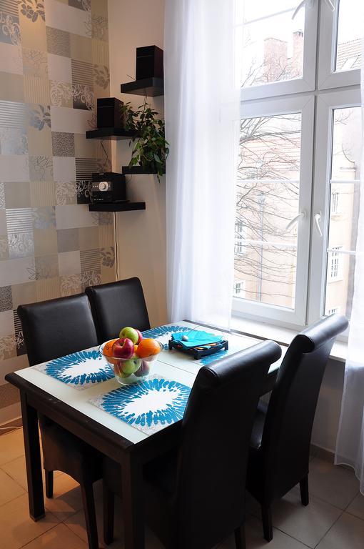 Long Street Apartment *