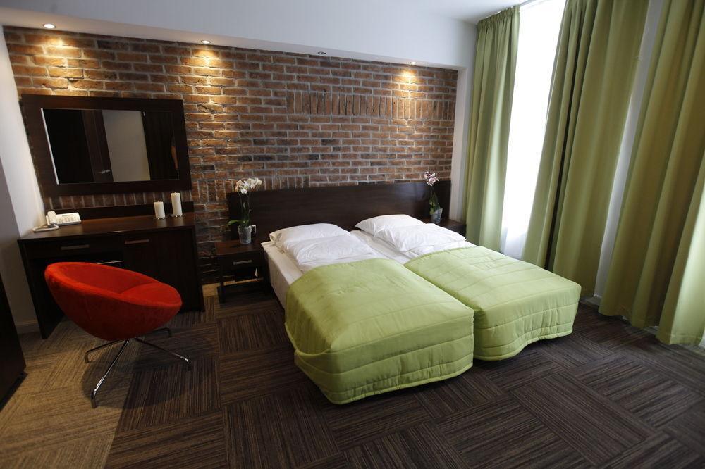 Artus - Old Town 3*