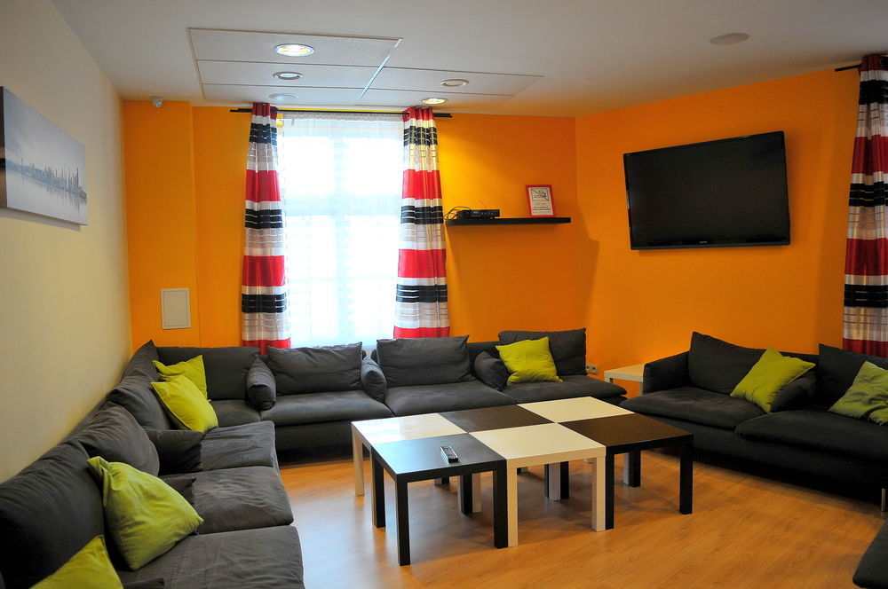 3 Hostel *