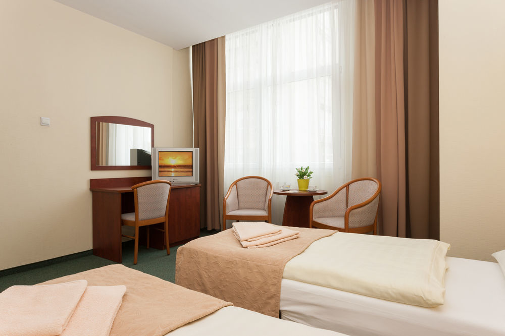 Gryf Hotel 2*