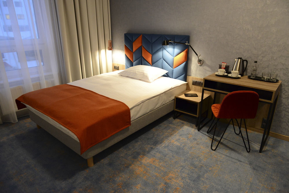 Hotel Faros Airport 3*