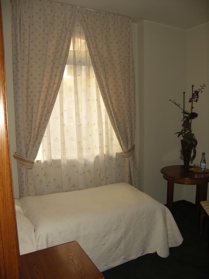 Biala Lilia Old Town Bed & Breakfast