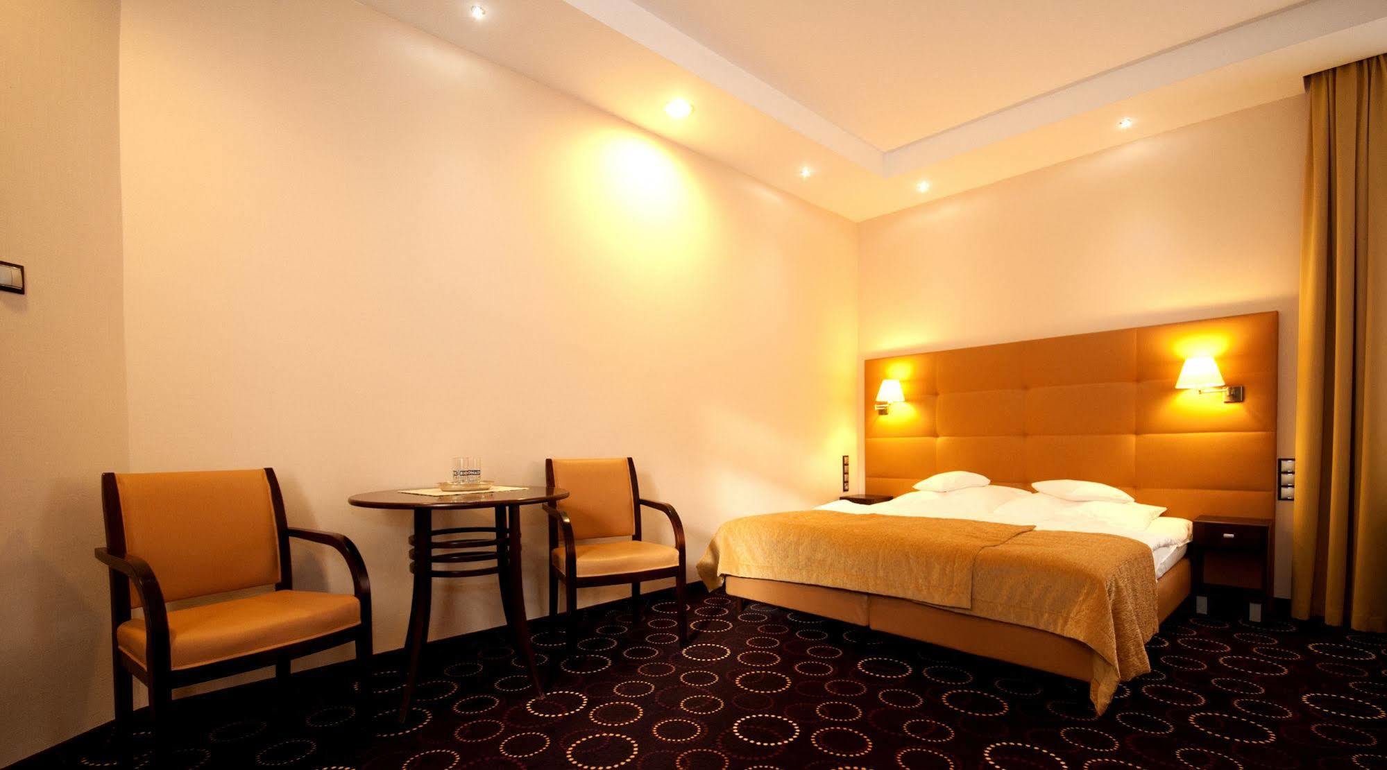 Aparthotel La Petite &