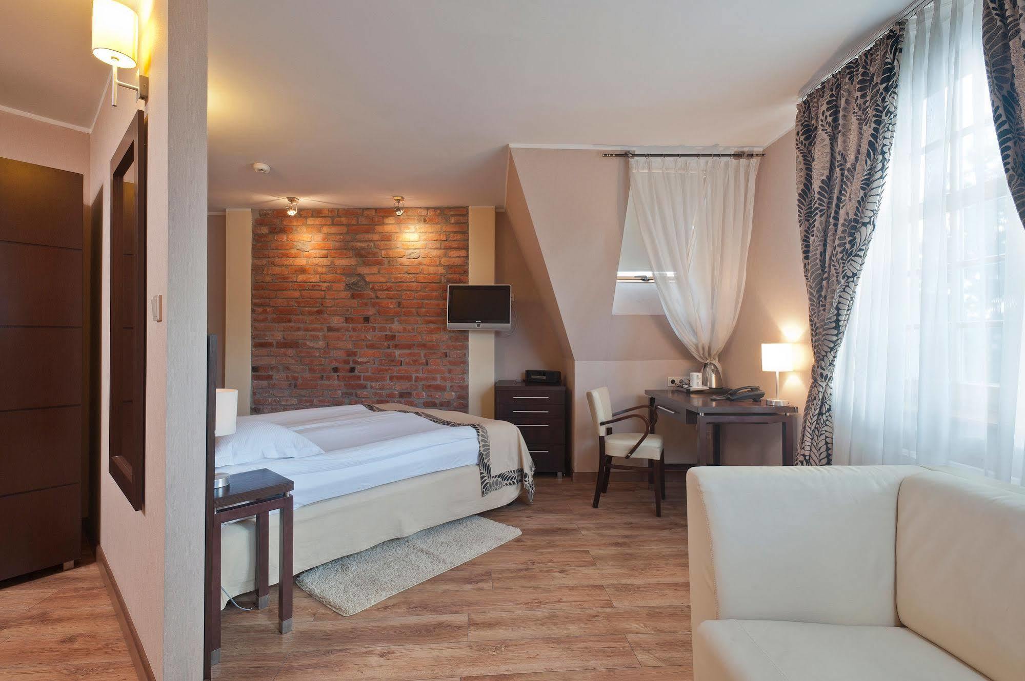 Hotel Bonum Old Town 3*