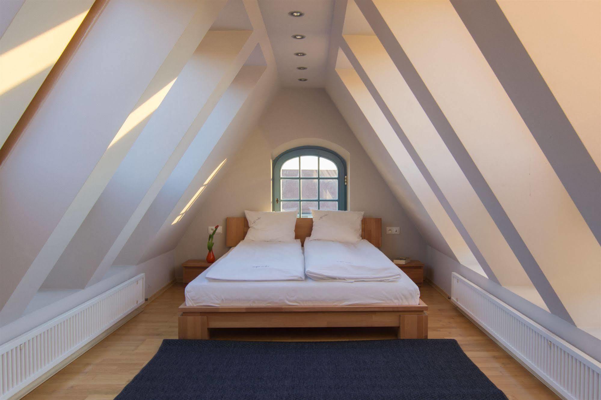 Bed & Breakfast Pica Paca - Old Town 2*