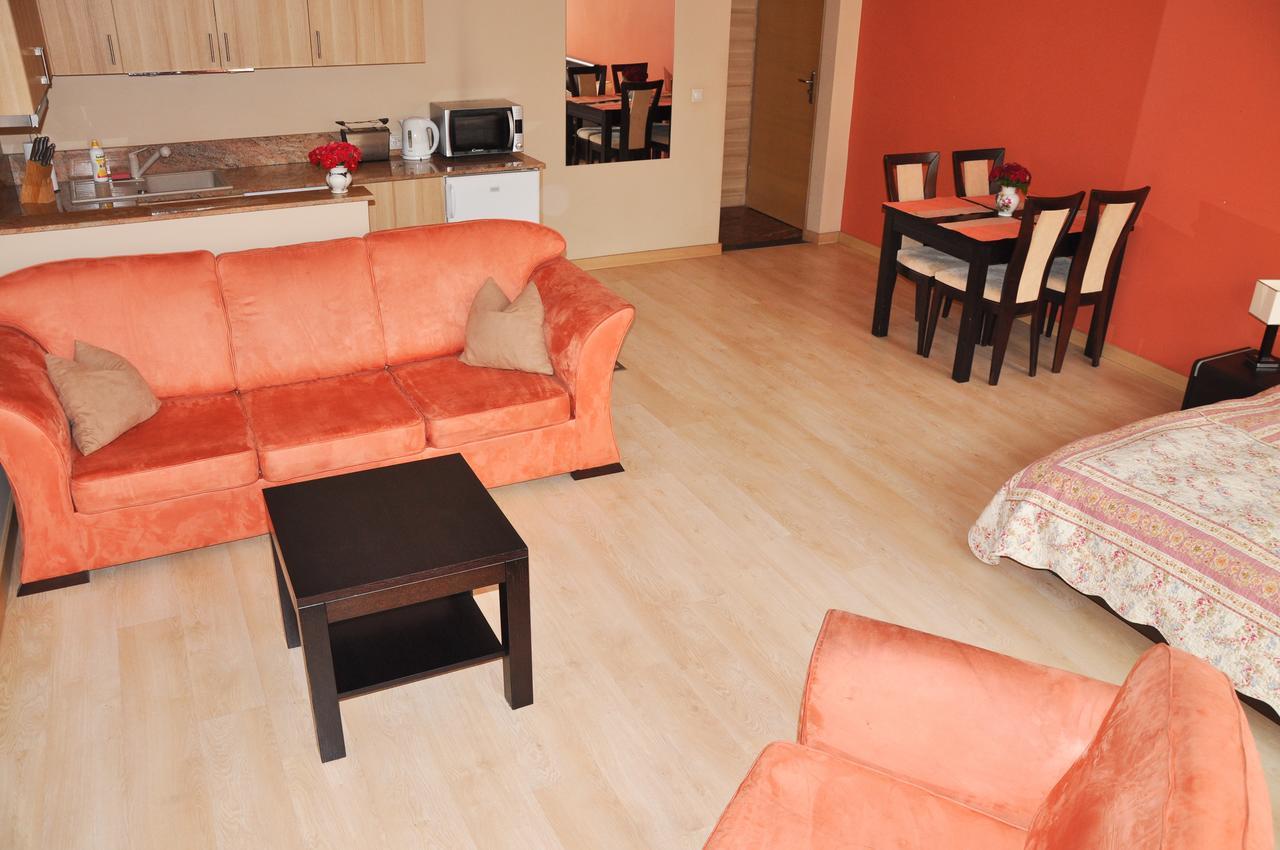 Amber Apartment *