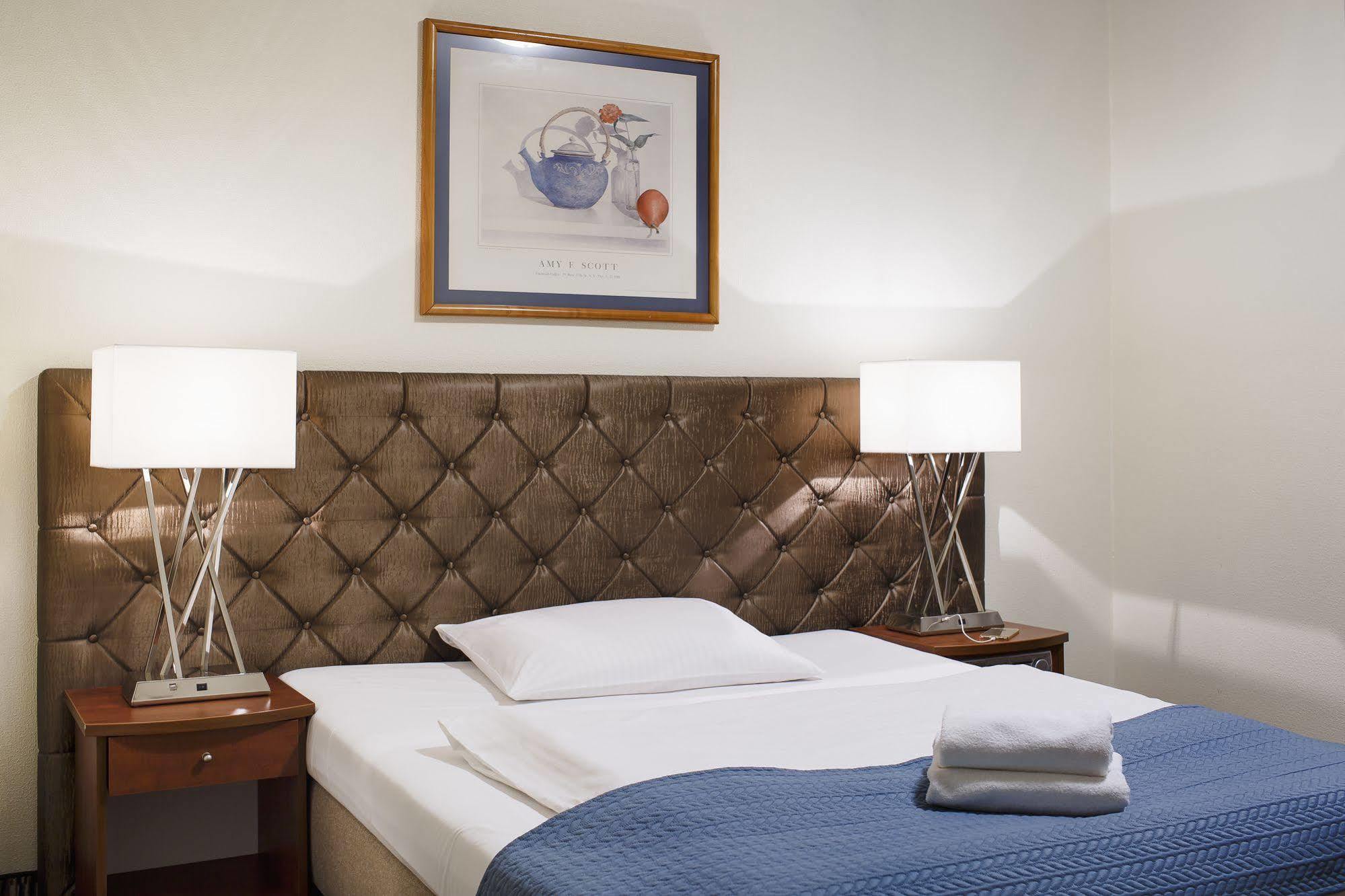 Gryf Hotel 2*