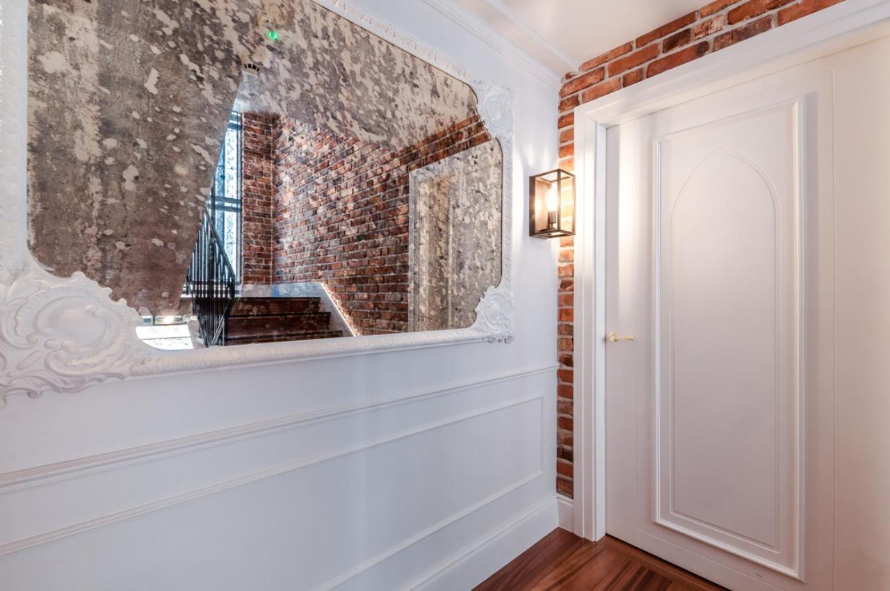 Gotyk House 3*