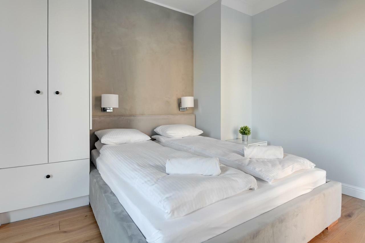Stay-in Riverfront Lofts Apartment