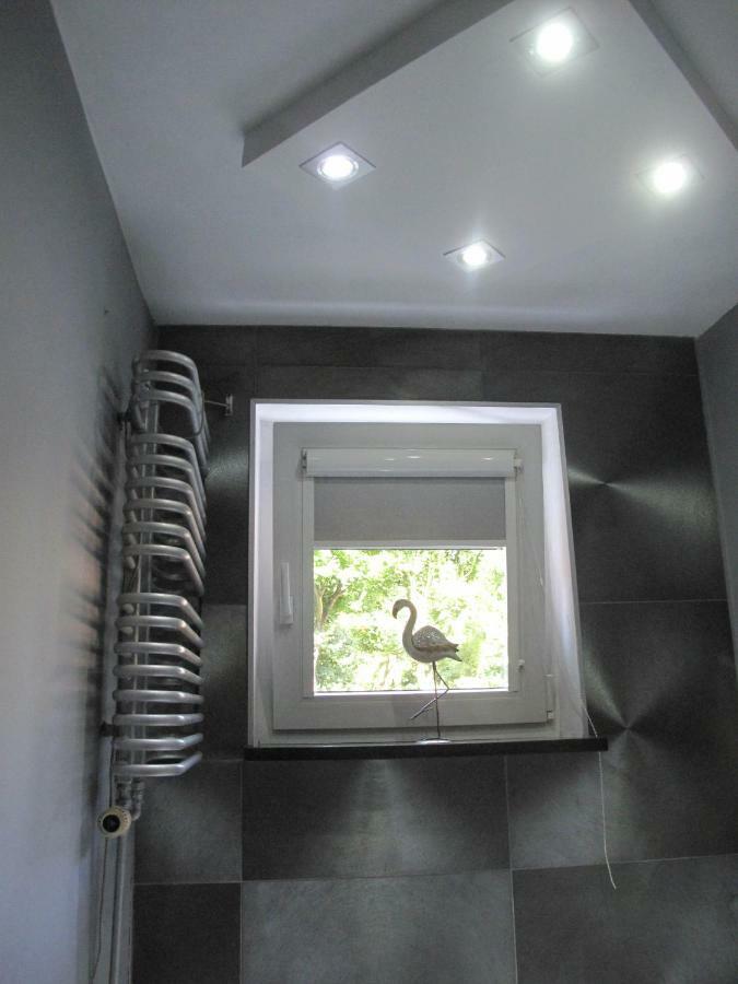 Mirror Apartment *