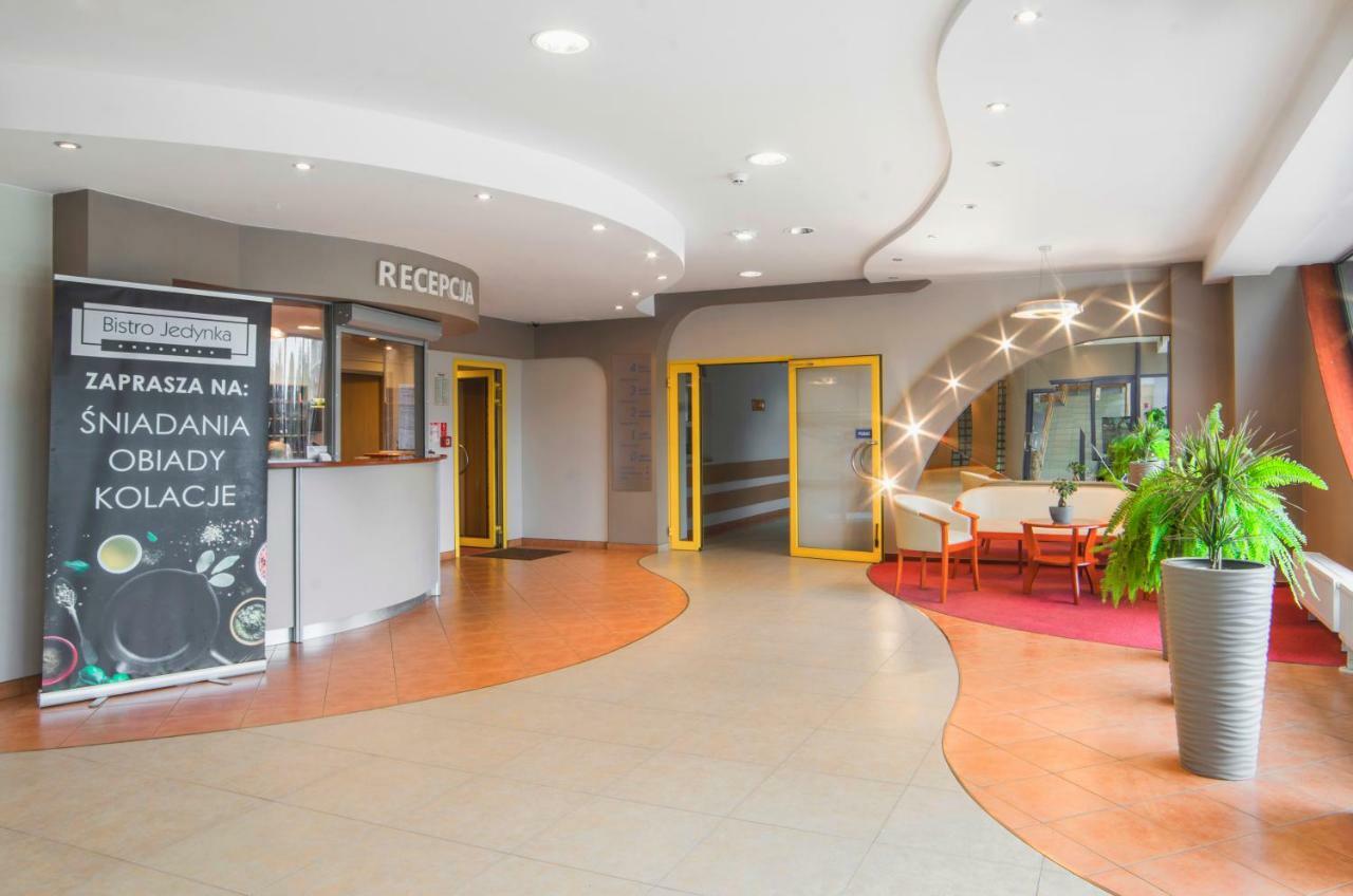 Hostel Dlugie Ogrody *
