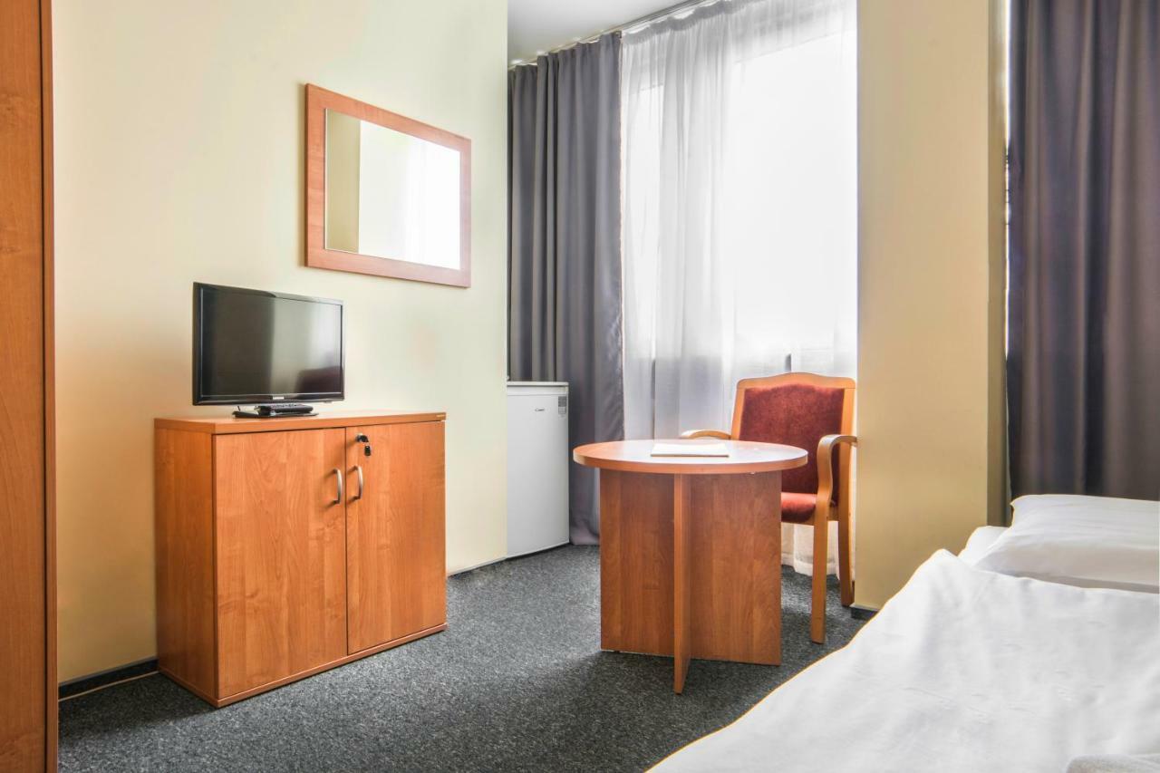 Hostel Dlugie Ogrody *