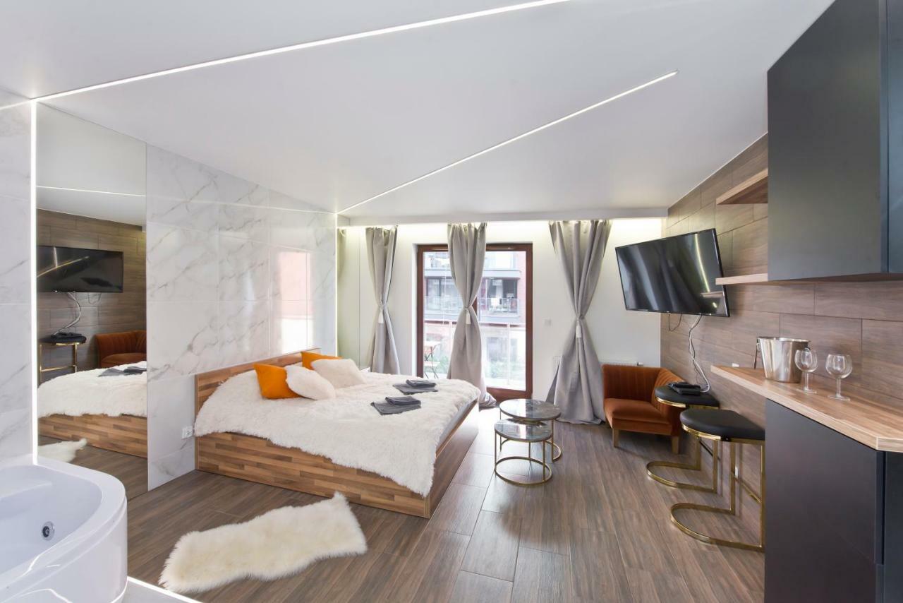 Yourapart Chmielna Park Exclusive Z Wanna Wolnostojaca Lub Jacuzzi Apartment