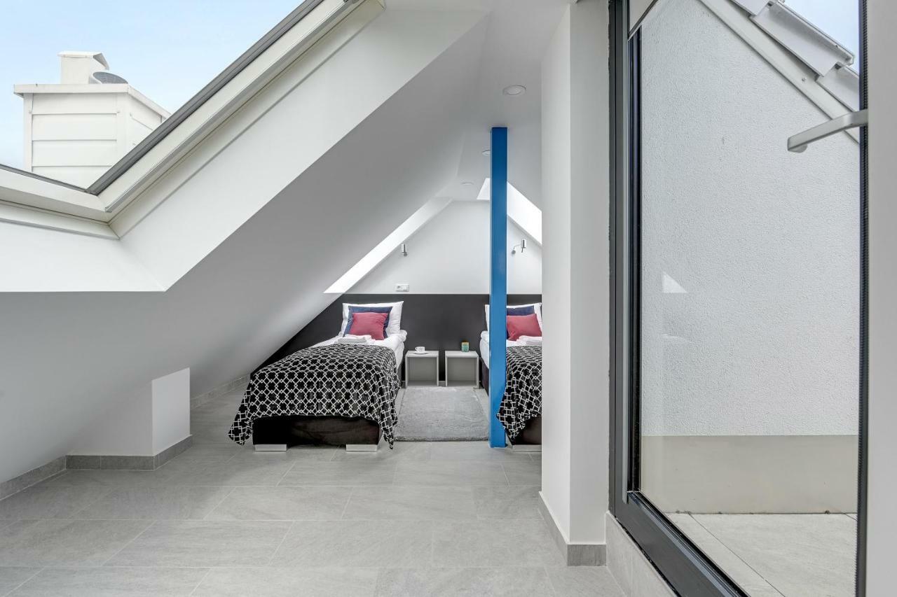 Apartment Flats For Rent - Sea