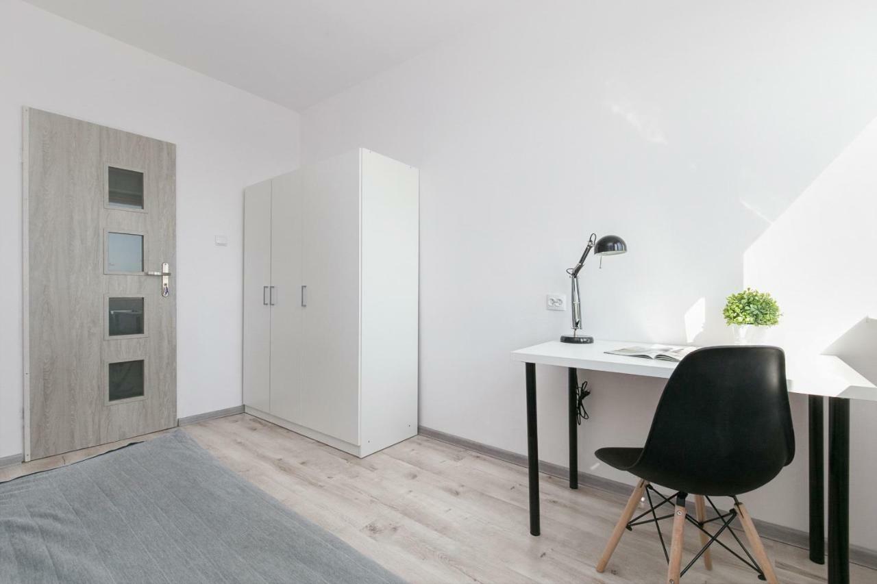 Rooms4less Homestay