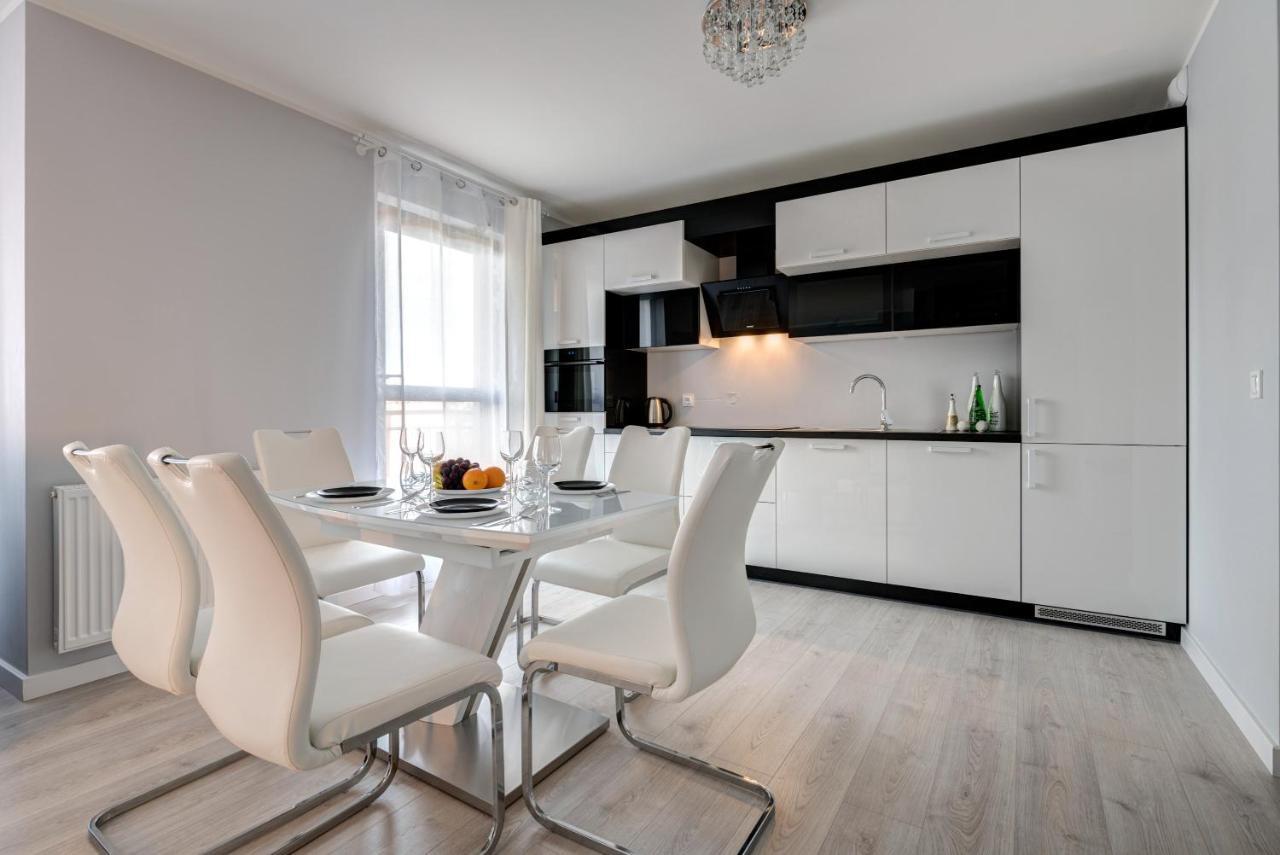 Live & Travel - Waterlane Island Apartment