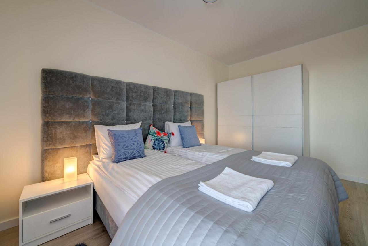 Live & Travel - Waterlane Island Apartment *