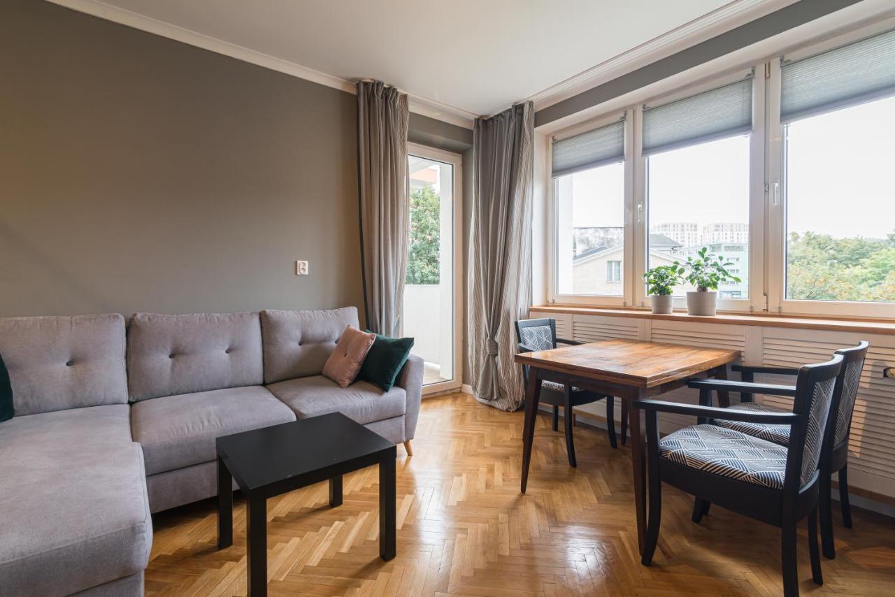 Main Street Studio Apartment *