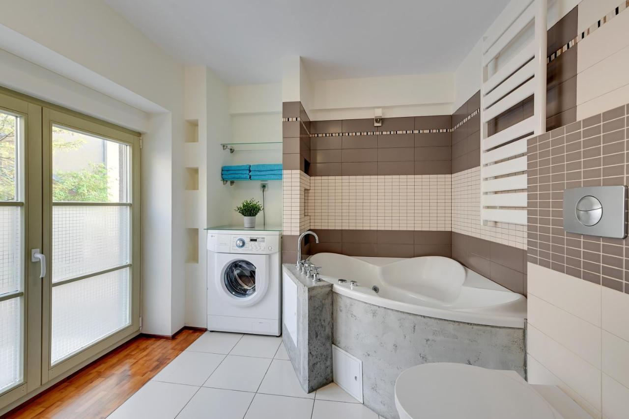Apartament Jacuzzi Apartment *