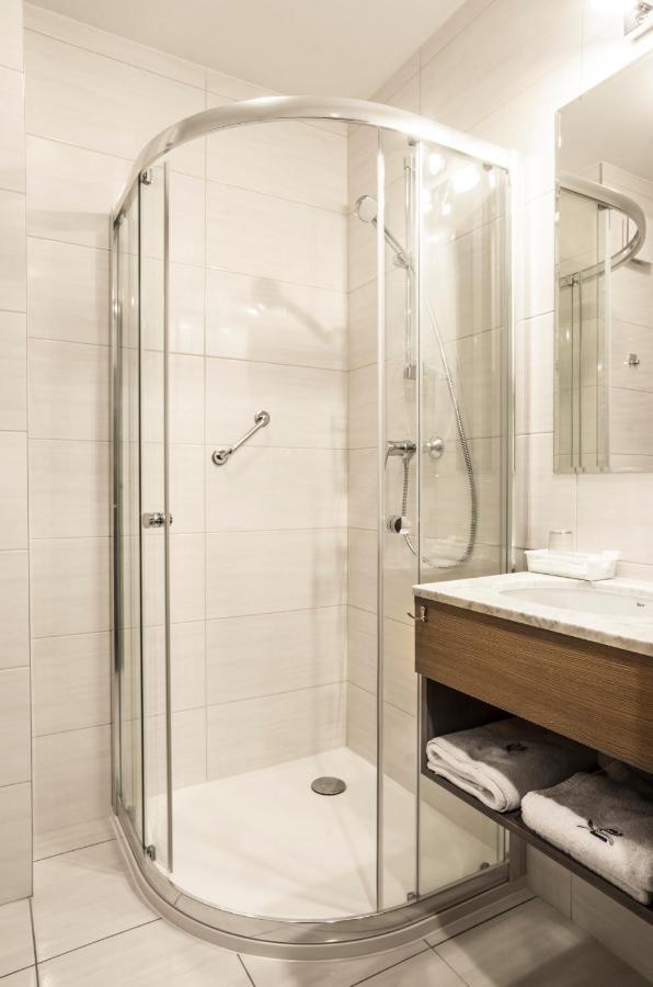 Urbi Hotel 2*