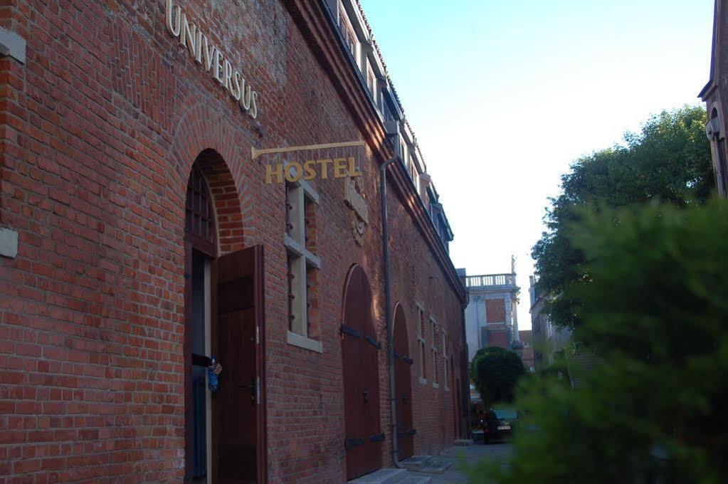 Universus Hostel *