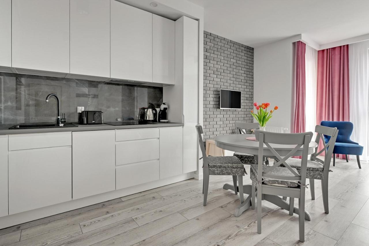 Blue Mandarin Garden Gates Apartment Gdansk
