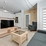 Aura - Riverside & Parking By Downtown Apartments