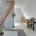 Little Crane Apartments By Triapart