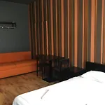 Happy 7 Hostel & Apartments