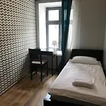 Happy 7 Hostel & Apartments