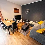 Euro Apartments New Gardens Delux