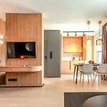 Megi & Greg Apartments