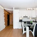 Perla Rentyear Apartments