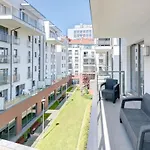 Waterlane Marina By Live & Travel Apartments