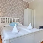 Dluga Street Apartment-City Center