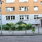 Rooms4Less