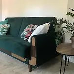 Flower Street Apartment