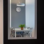Cztery oceany, Apartament blisko plaży, Grey