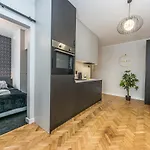 Glow Apartments, Apartamenty Park Reagan