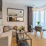 Garden Flat - Gdansk City Center Apartment