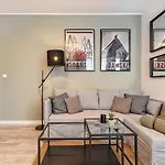 Garden Flat - Gdansk City Center Apartment